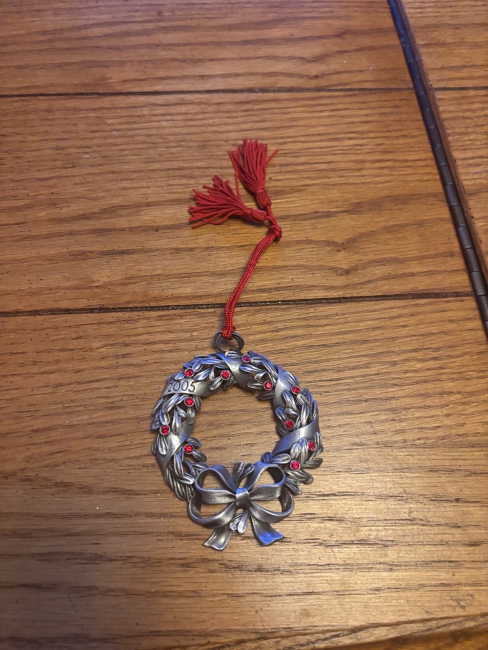 2005 Wreath Ornament with Red Accents